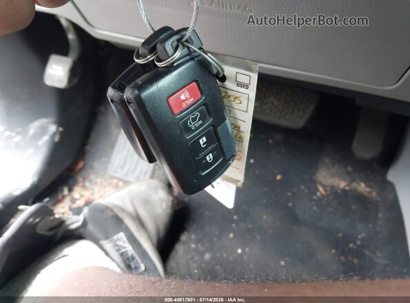 5TDKZRFH3KS551121 2019 TOYOTA HIGHLANDER White Dashboard view
