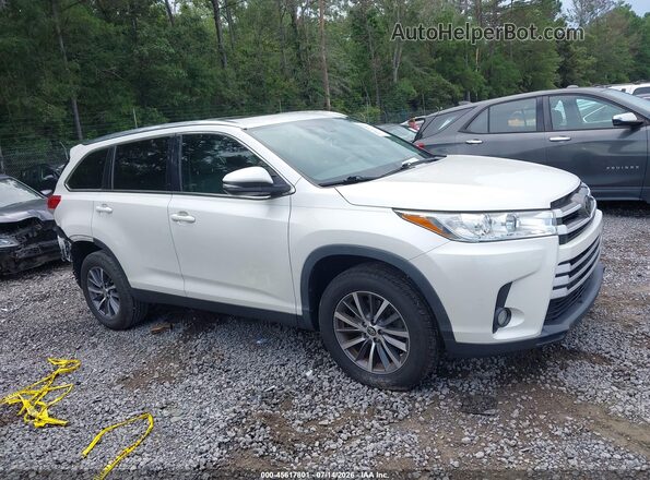 5TDKZRFH3KS551121 2019 TOYOTA HIGHLANDER White 360 interior view