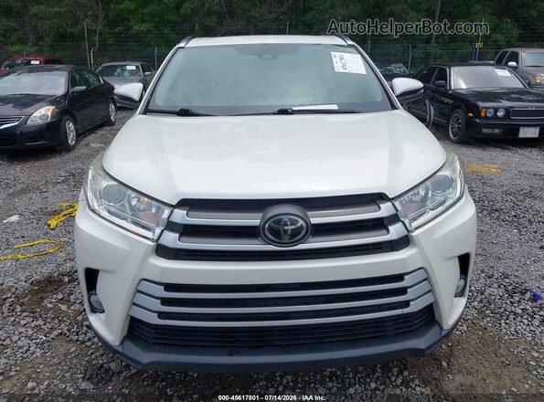 5TDKZRFH3KS551121 2019 TOYOTA HIGHLANDER White Rear interior view