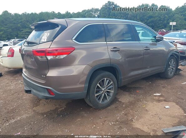 5TDKZRFH4JS260836 2018 TOYOTA HIGHLANDER Brown Задня права чверть