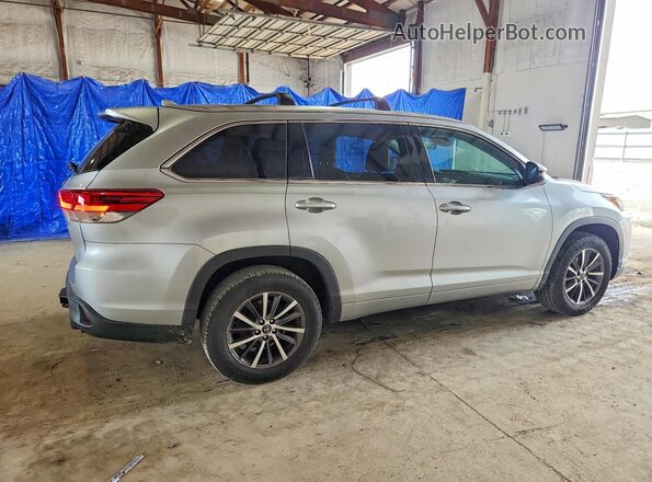 5TDKZRFH4JS529725 2018 TOYOTA HIGHLANDER White Rear right
