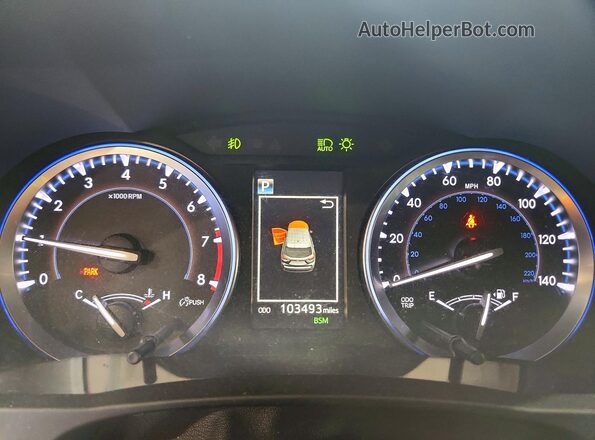 5TDKZRFH4JS529725 2018 TOYOTA HIGHLANDER White Instrument cluster view