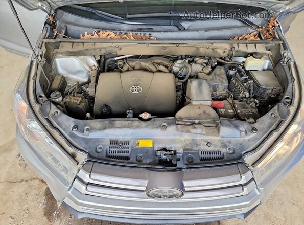 5TDKZRFH4JS529725 2018 TOYOTA HIGHLANDER White Engine compartment view