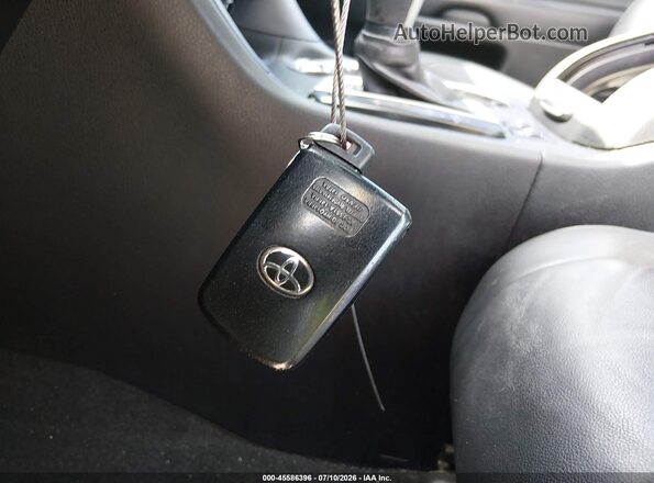 5TDKZRFH4JS533919 2018 TOYOTA HIGHLANDER Red Vista del salpicadero
