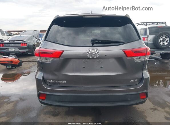 5TDKZRFH4JS547612 2018 TOYOTA HIGHLANDER Gray 