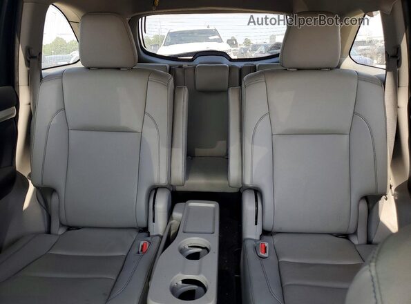 5TDKZRFH4KS567442 2019 TOYOTA HIGHLANDER Серый Вид задних сидений