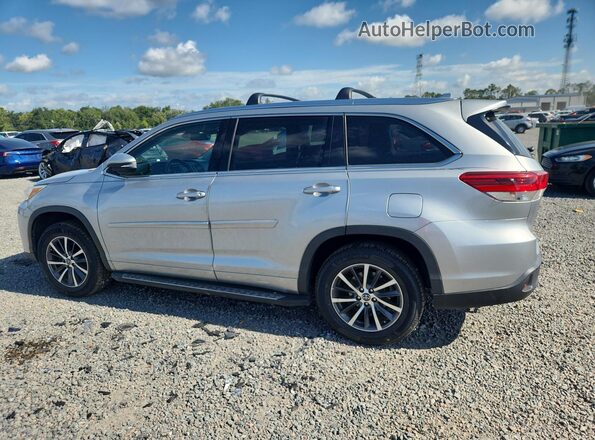 5TDKZRFH5HS189804 2017 TOYOTA HIGHLANDER Серебряный Задняя левая четверть