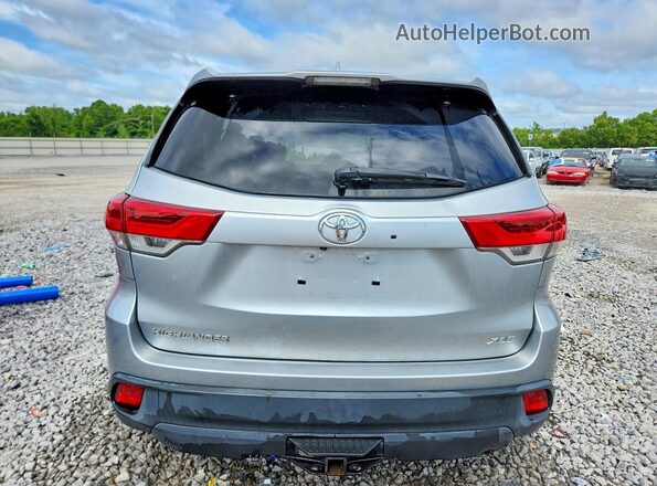 5TDKZRFH5HS194873 2017 TOYOTA HIGHLANDER Silver Հետևի տեսք