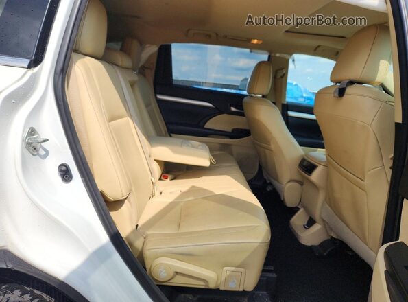 5TDKZRFH5JS538174 2018 TOYOTA HIGHLANDER White Vista de los asientos traseros