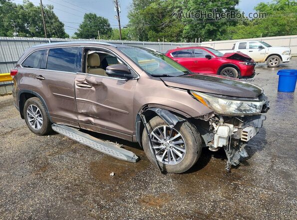5TDKZRFH7JS289019 2018 TOYOTA HIGHLANDER Brown Front right