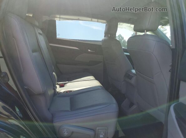 5TDKZRFH7KS315569 2019 TOYOTA HIGHLANDER Black Rear interior view