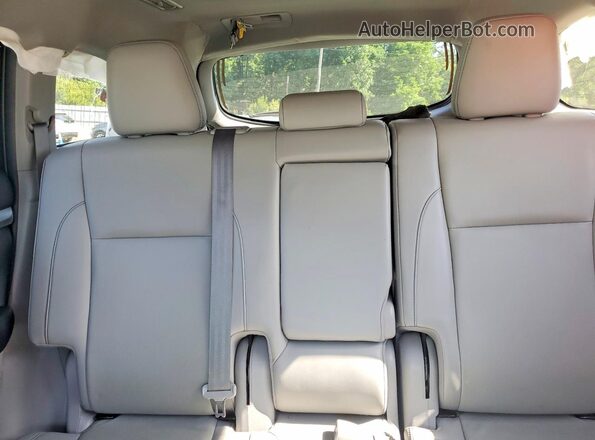 5TDKZRFH7KS315569 2019 TOYOTA HIGHLANDER Black Rear seats view