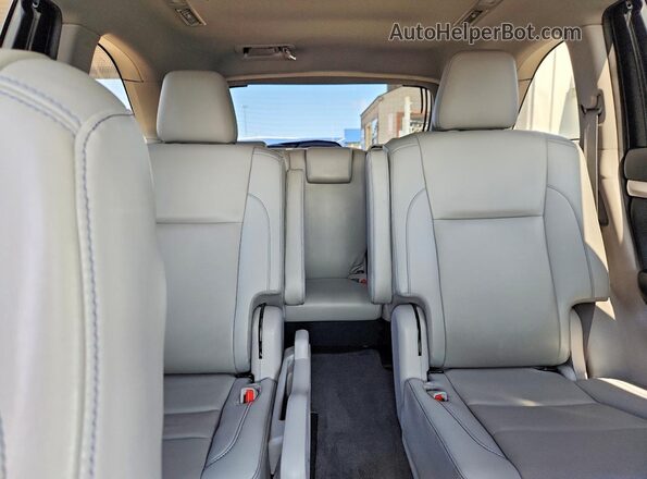 5TDKZRFH7KS329049 2019 TOYOTA HIGHLANDER Blue Հետևի նստատեղերի տեսք