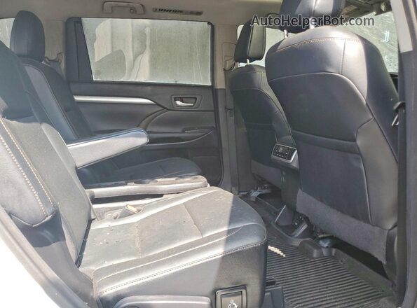 5TDKZRFH8HS187819 2017 TOYOTA HIGHLANDER White Vista interior trasera
