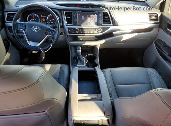 5TDKZRFH8HS511044 2017 TOYOTA HIGHLANDER Silver Vista del salpicadero