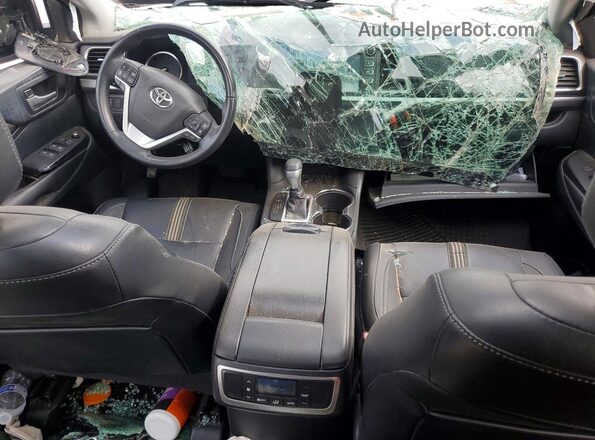 5TDKZRFH8JS545507 2018 TOYOTA HIGHLANDER Серый Вид панели приборов