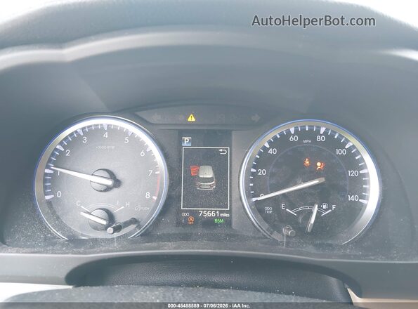 5TDKZRFH8JS550349 2018 TOYOTA HIGHLANDER White Widok tylnych siedzeń