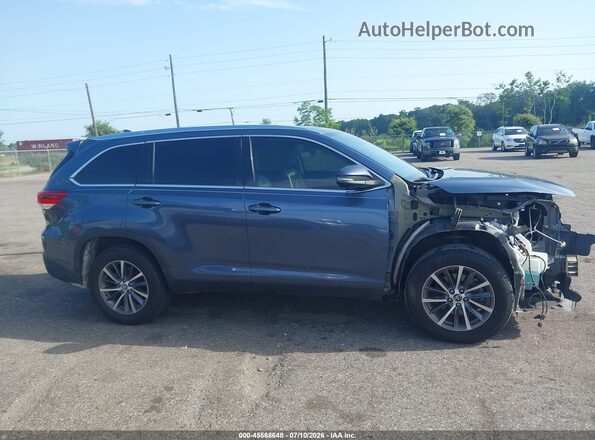 5TDKZRFH8KS331974 2019 TOYOTA HIGHLANDER Blue Rear interior view