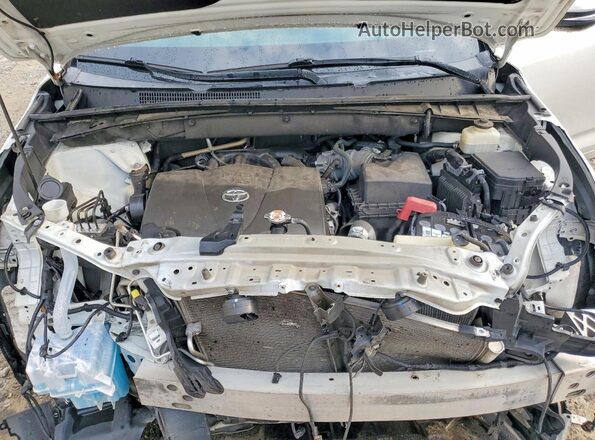 5TDKZRFH9JS286316 2018 TOYOTA HIGHLANDER White ძრავის განყოფილების ხედი