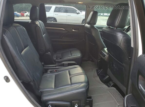 5TDKZRFH9JS286316 2018 TOYOTA HIGHLANDER White უკანა სალონის ხედი