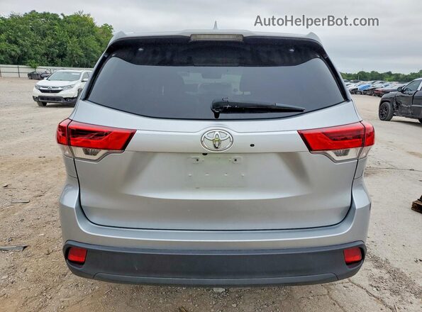 5TDKZRFH9JS527677 2018 TOYOTA HIGHLANDER Silver Vista trasera