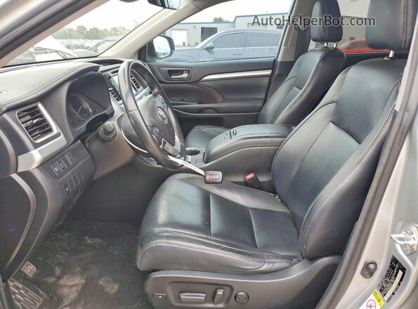 5TDKZRFH9JS527677 2018 TOYOTA HIGHLANDER Silver Vista interior delantera