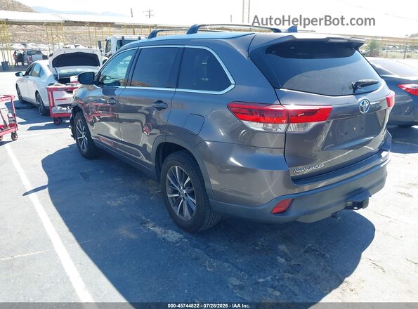 5TDKZRFH9JS549520 2018 TOYOTA HIGHLANDER Серый Задняя левая четверть