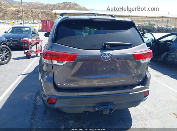 5TDKZRFH9JS549520 2018 TOYOTA HIGHLANDER Серый 