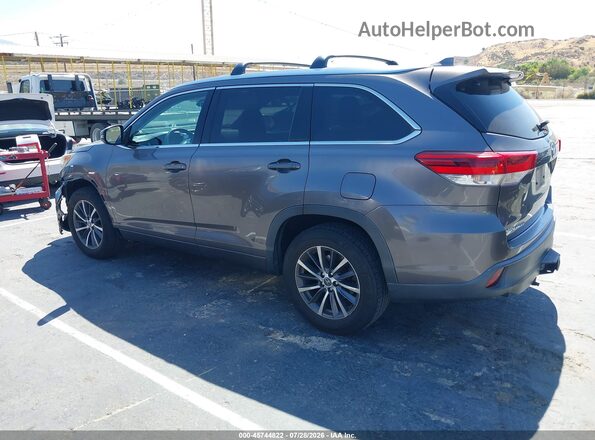 5TDKZRFH9JS549520 2018 TOYOTA HIGHLANDER Серый Панорамный вид салона 360°