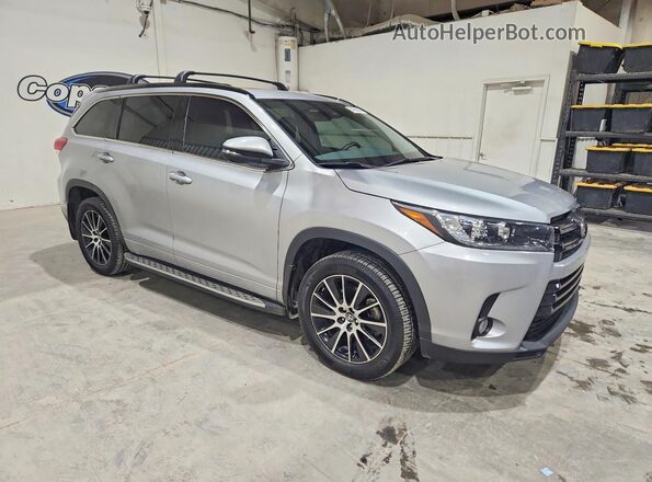 5TDKZRFHXHS520649 2017 TOYOTA HIGHLANDER Silver Front right