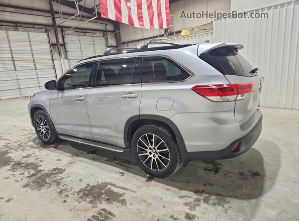5TDKZRFHXHS520649 2017 TOYOTA HIGHLANDER Silver Rear left