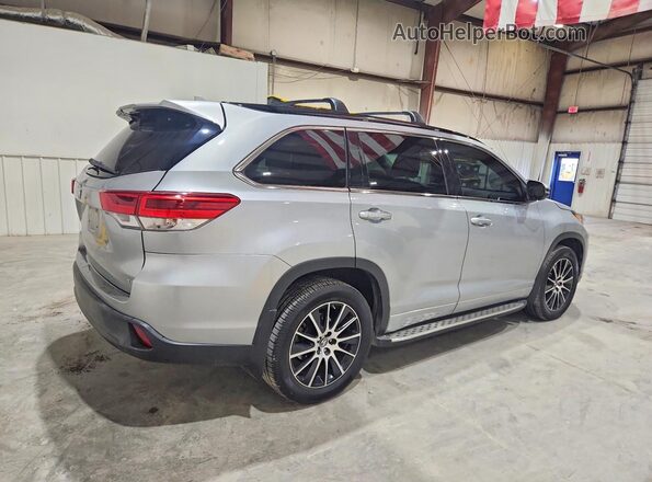 5TDKZRFHXHS520649 2017 TOYOTA HIGHLANDER Silver Rear right