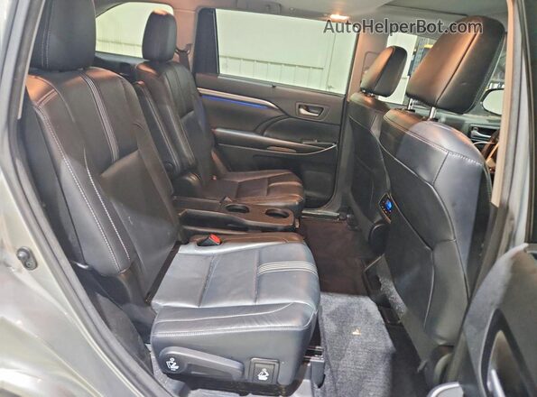 5TDKZRFHXHS520649 2017 TOYOTA HIGHLANDER Silver Rear seats view