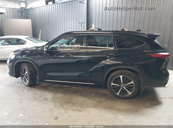 5TDLZRBH3NS183215 2022 TOYOTA HIGHLANDER Black Widok wnętrza 360 stopni