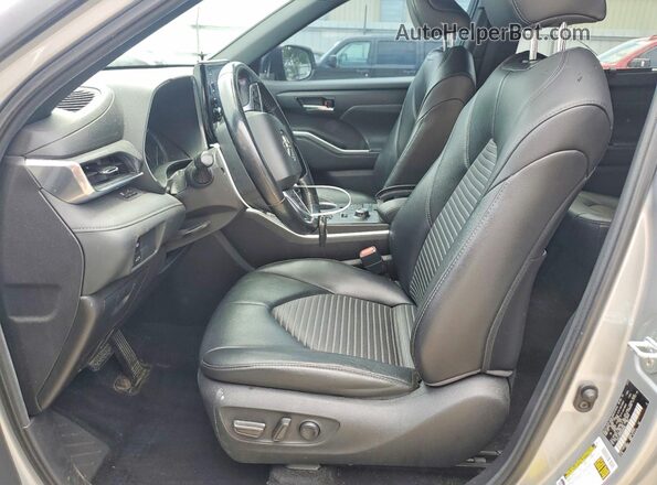 5TDLZRBH9MS088480 2021 TOYOTA HIGHLANDER Silver წინა სალონის ხედი