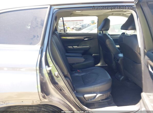 5TDXBRCH2PS110425 2023 TOYOTA HIGHLANDER Gray VIN კოდის სტიკერის ხედი