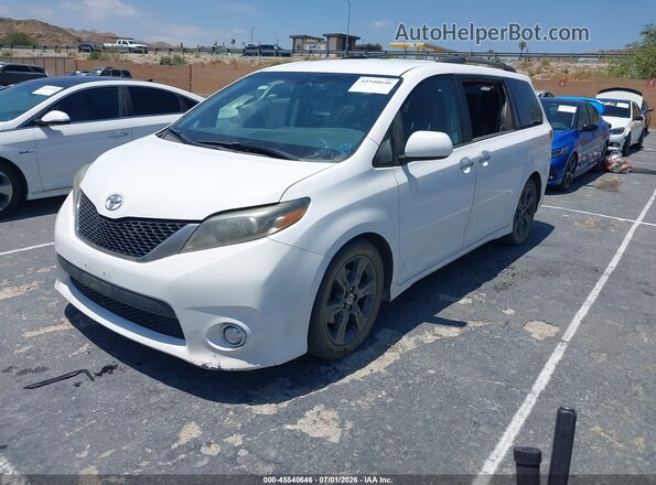 5TDXK3DC0GS747197 2016 TOYOTA SIENNA White Front left