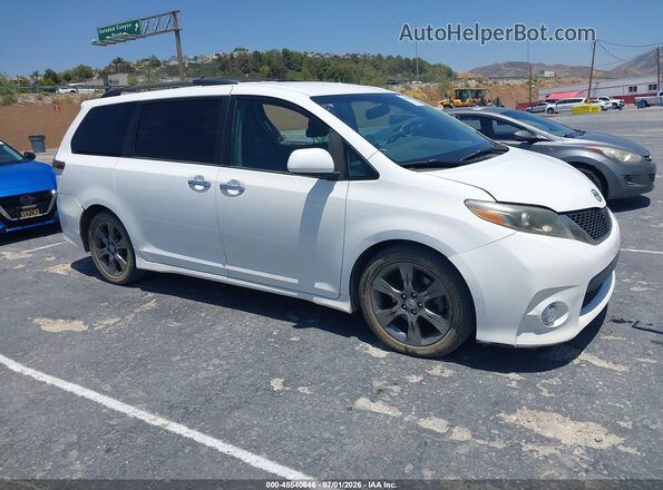 5TDXK3DC0GS747197 2016 TOYOTA SIENNA White Rear interior view