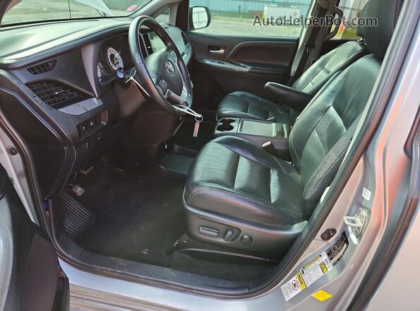5TDXK3DC2GS728019 2016 TOYOTA SIENNA Silver Вид салону спереду