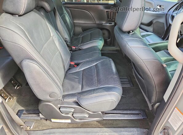 5TDXK3DC2GS728019 2016 TOYOTA SIENNA Silver Вид задньої частини салону