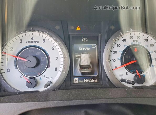 5TDXK3DC2GS763546 2016 TOYOTA SIENNA White ხელსაწყოთა პანელის ხედი