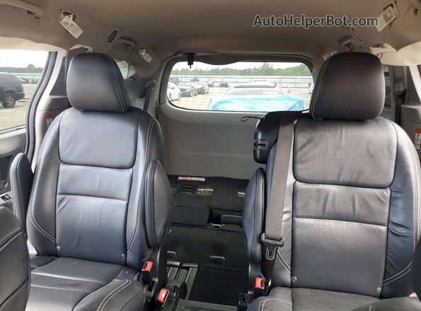 5TDXK3DC6GS729920 2016 TOYOTA SIENNA Silver Rear seats view