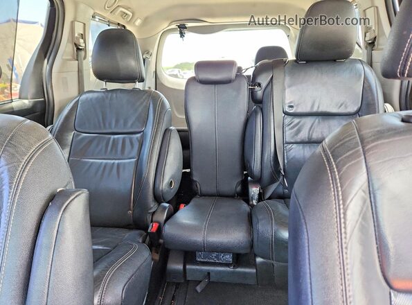 5TDXK3DCXGS698168 2016 TOYOTA SIENNA Black Widok tylnych siedzeń