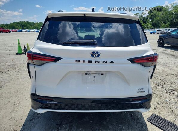 5TDXRKEC0MS002207 2021 TOYOTA SIENNA White Rear view