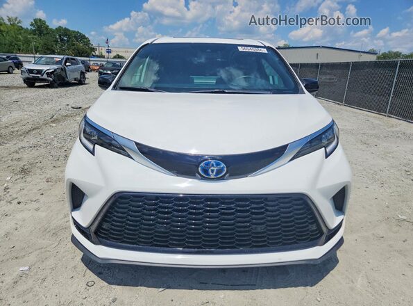 5TDXRKEC0MS002207 2021 TOYOTA SIENNA White Front view
