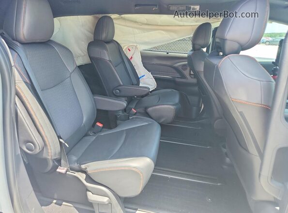 5TDXRKEC0MS002207 2021 TOYOTA SIENNA White Rear interior view