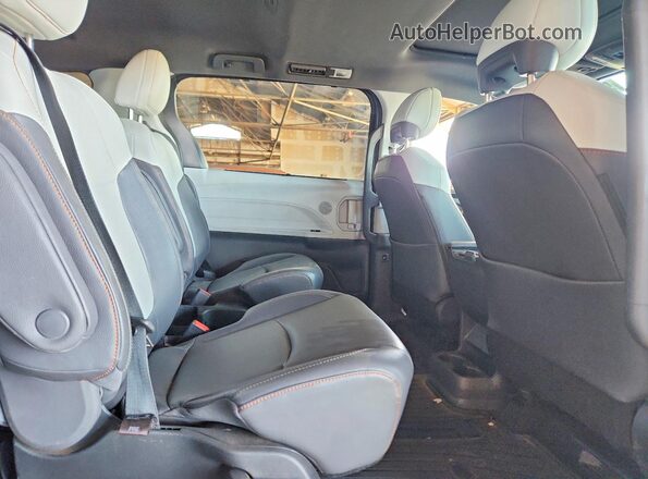 5TDXRKEC7NS092019 2022 TOYOTA SIENNA Gray უკანა სალონის ხედი