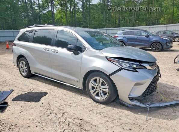 5TDXSKFC1MS003403 2021 TOYOTA SIENNA Silver Przód prawy