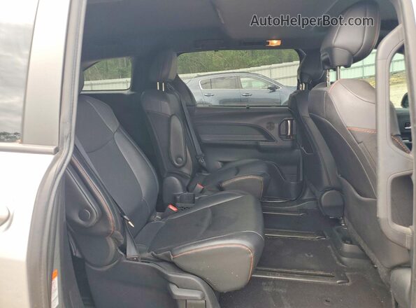 5TDXSKFC1MS003403 2021 TOYOTA SIENNA Silver Widok wnętrza z tyłu