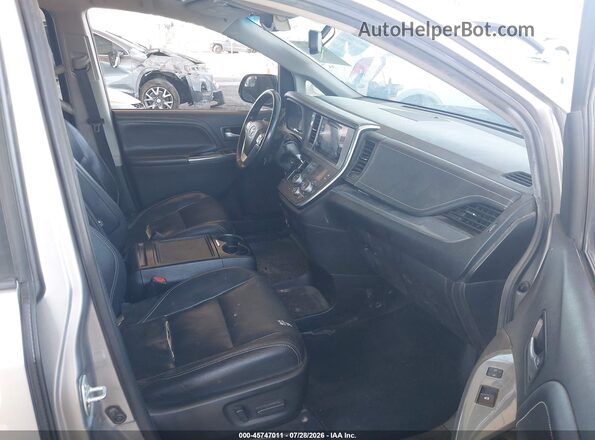 5TDXZ3DC0HS859365 2017 TOYOTA SIENNA Silver წინა სალონის ხედი